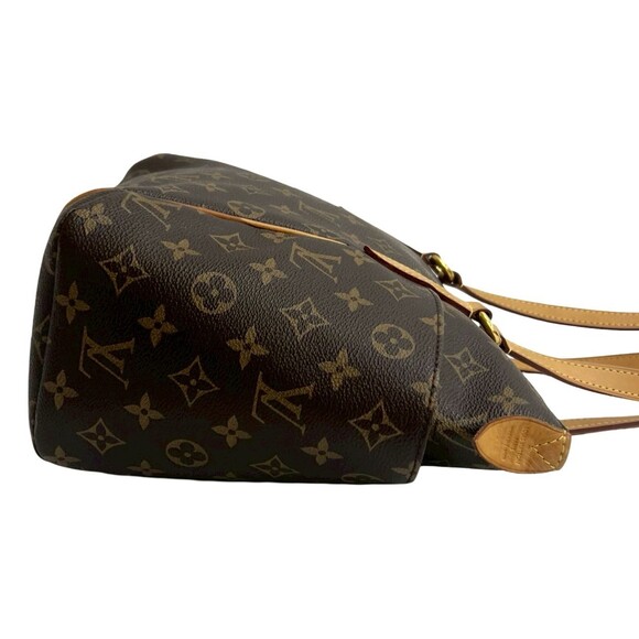 LOUIS VUITTON Brown Monogram Leather Shoulder Bag - Picture 6 of 9